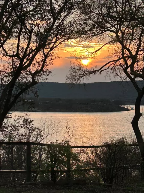 2016 N Lakeview Dr, Palo Pinto, TX 76484