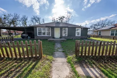 662 N Barton St, Stephenville, TX 76401