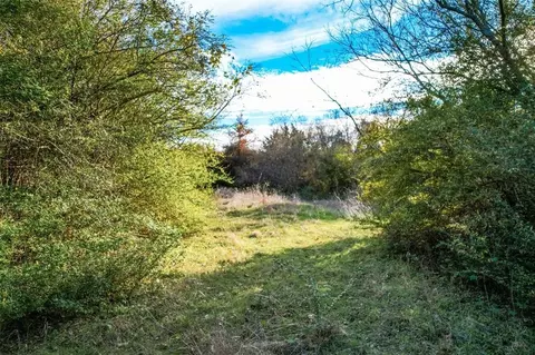 800 N Prairie Creek Rd, Dallas, TX 75217