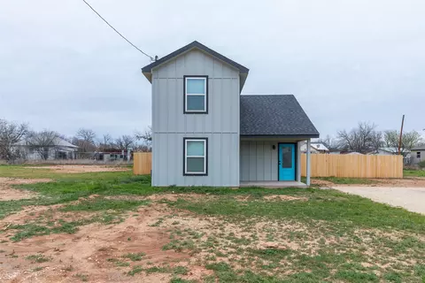 708 W 1st St, Coleman, TX 76834