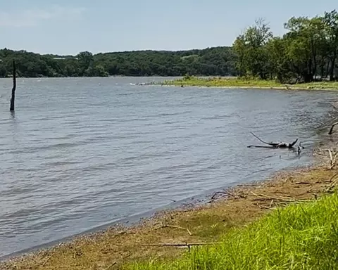 153 Catfish Trl, Bowie, TX 76230