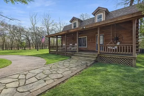 7386 Clint Ct, Athens, TX 75752