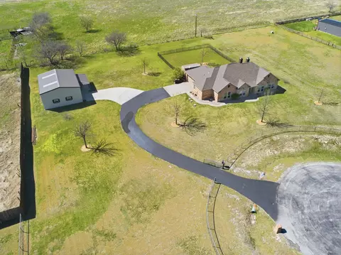 109 Heritage Pkwy W, Decatur, TX 76234