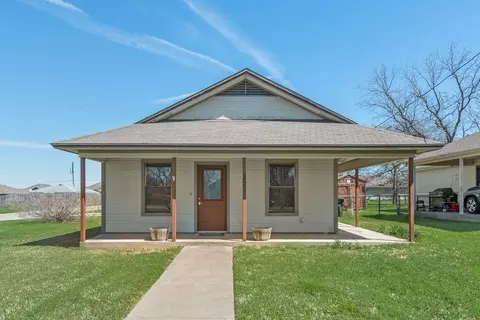 301 Lipscomb St, Cleburne, TX 76031