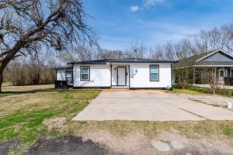 1112 Marshall St, Greenville, TX 75401