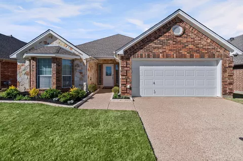 111 Crestway Dr #24, Cedar Hill, TX 75104