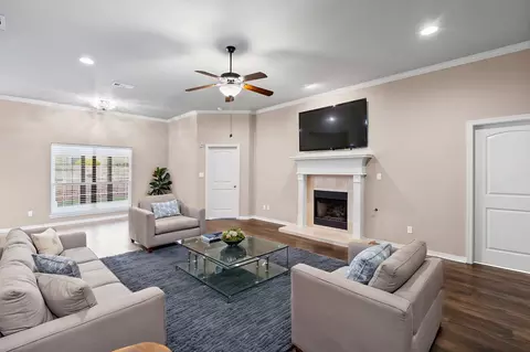 111 Crestway Dr #24, Cedar Hill, TX 75104