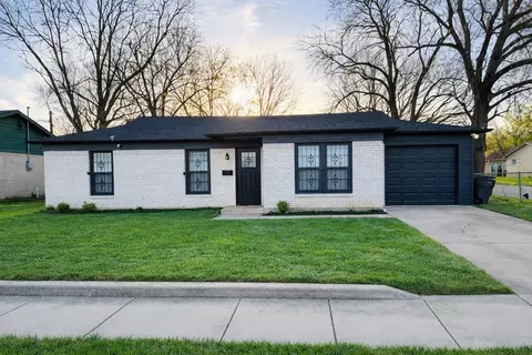 4200 Pate Dr, Fort Worth, TX 76119