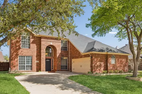 405 Stoneleigh Cir, Lake Dallas, TX 75065