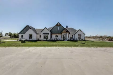 820 Evergreen Way, Nevada, TX 75173
