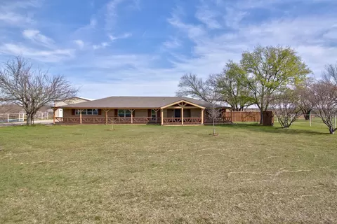 3884 E Lois Rd, Sanger, TX 76266