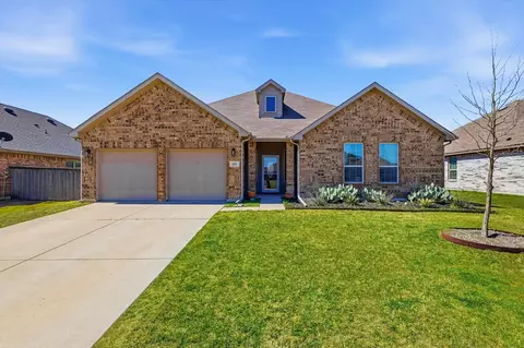253 Calvert St, Waxahachie, TX 75165
