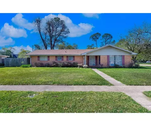 301 Wayne Dr, Shreveport, LA 71105