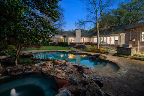 6203 Waggoner Dr, Dallas, TX 75230