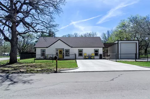 210 Stevens St, Bridgeport, TX 76426