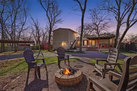48 Ivanhoe Dr, Gordonville, TX 76245