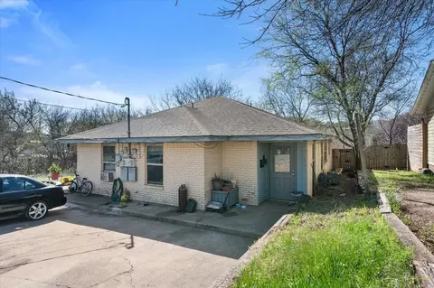 1129 College St, Grand Prairie, TX 75050