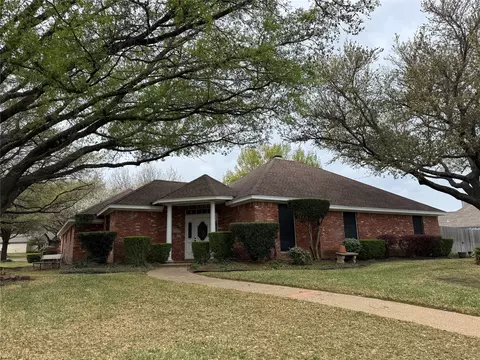 9502 Hidden Meadow Dr, Waco, TX 76712
