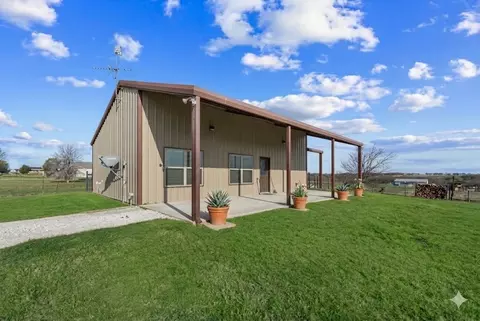 Exterior - 10550 Jackson Rd, Krum, TX 76249 photo 3 of 4