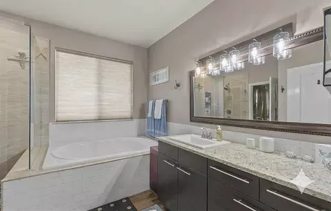 Bath - 10550 Jackson Rd, Krum, TX 76249 photo 1 of 3