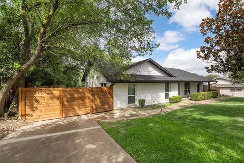1132 Western Oaks Dr, Woodway, TX 76712