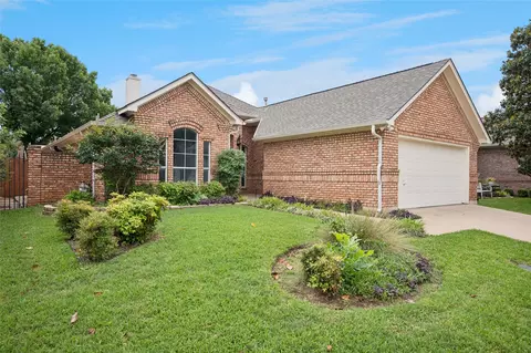 3216 Village Oak Dr, Arlington, TX 76017
