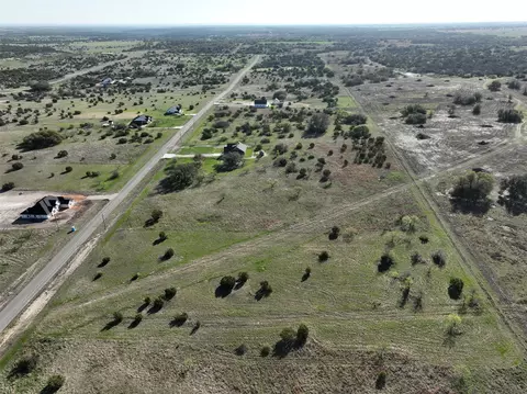 172 Gilmore Ct, Lipan, TX 76462
