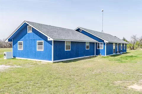 1272 School House Rd, Paradise, TX 76073