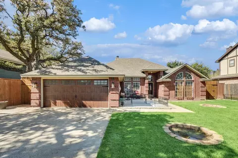 7021 Cook Cir, North Richland Hills, TX 76182