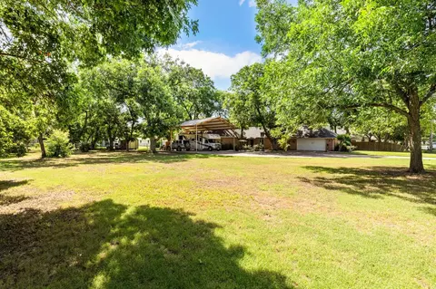 707 S Harrison St, West, TX 76691