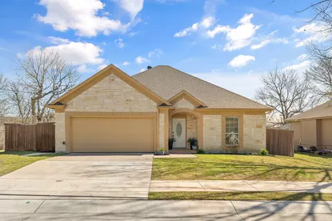 215 N 2nd St, Princeton, TX 75407
