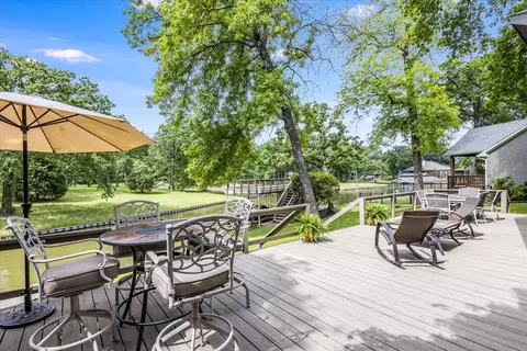 325 Beachside Dr, Trinidad, TX 75163