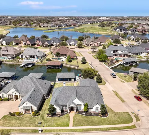 2615 Harborside Dr, Granbury, TX 76048