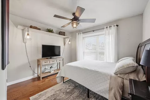 Bedroom - 1453 Hampton Rd, Grapevine, TX 76051 photo 3 of 4