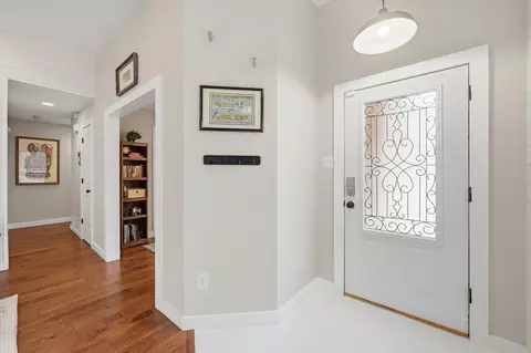 Entry Way - 1453 Hampton Rd, Grapevine, TX 76051 photo 2 of 3