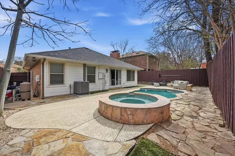 Exterior - 1453 Hampton Rd, Grapevine, TX 76051 photo 7 of 7