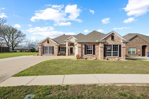 108 Ashlyn Ct, Whitesboro, TX 76273