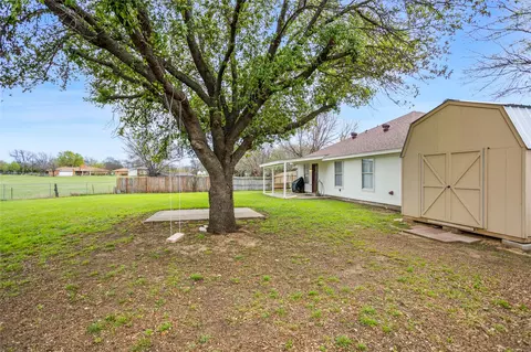 512 Oak Ridge Ct, Crowley, TX 76036 photo 25