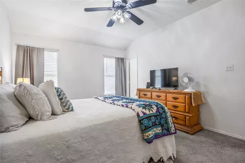 512 Oak Ridge Ct, Crowley, TX 76036 photo 16