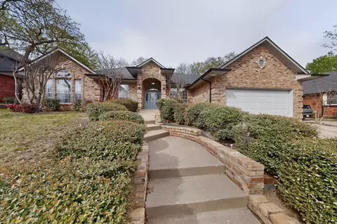 1405 Briar Dr, Bedford, TX 76022