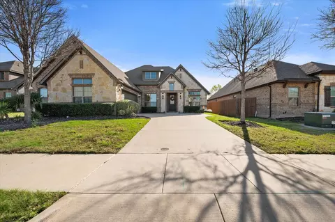 118 Basswood Dr, Red Oak, TX 75154