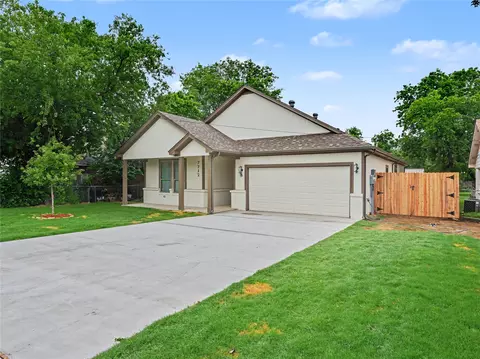 7712 Colton Dr, White Settlement, TX 76108