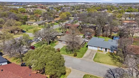 View/Area - 800 Brownstone St, Euless, TX 76039 photo 1 of 3