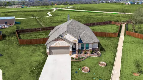 331 Osage Ct, Krum, TX 76249