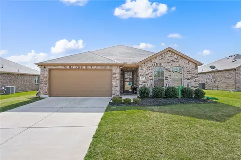 417 Highmeadow Dr, Aubrey, TX 76227