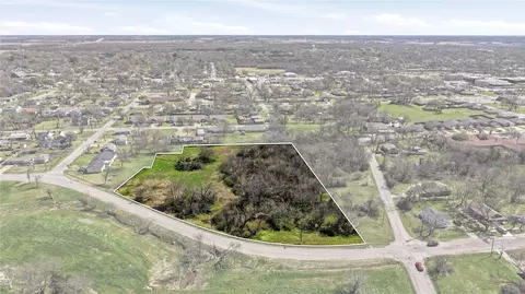 1700 Agnew St, Bonham, TX 75418