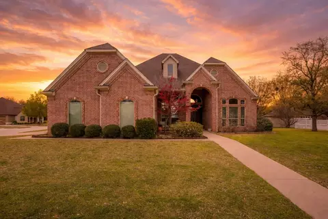2210 Riverwood Dr, Weatherford, TX 76087