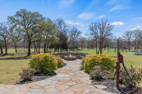Exterior - 8301 Stephens Ranch Rd, Pilot Point, TX 76258 photo 6 of 8