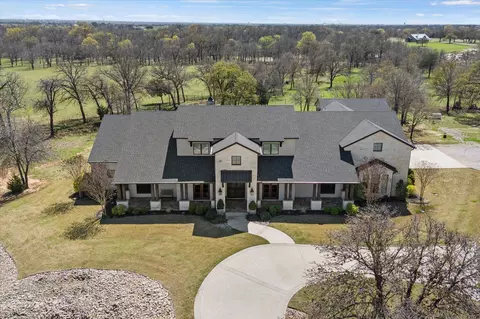 Exterior - 8301 Stephens Ranch Rd, Pilot Point, TX 76258 photo 2 of 8