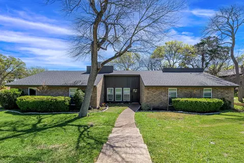10010 Burgundy Ln, Woodway, TX 76712